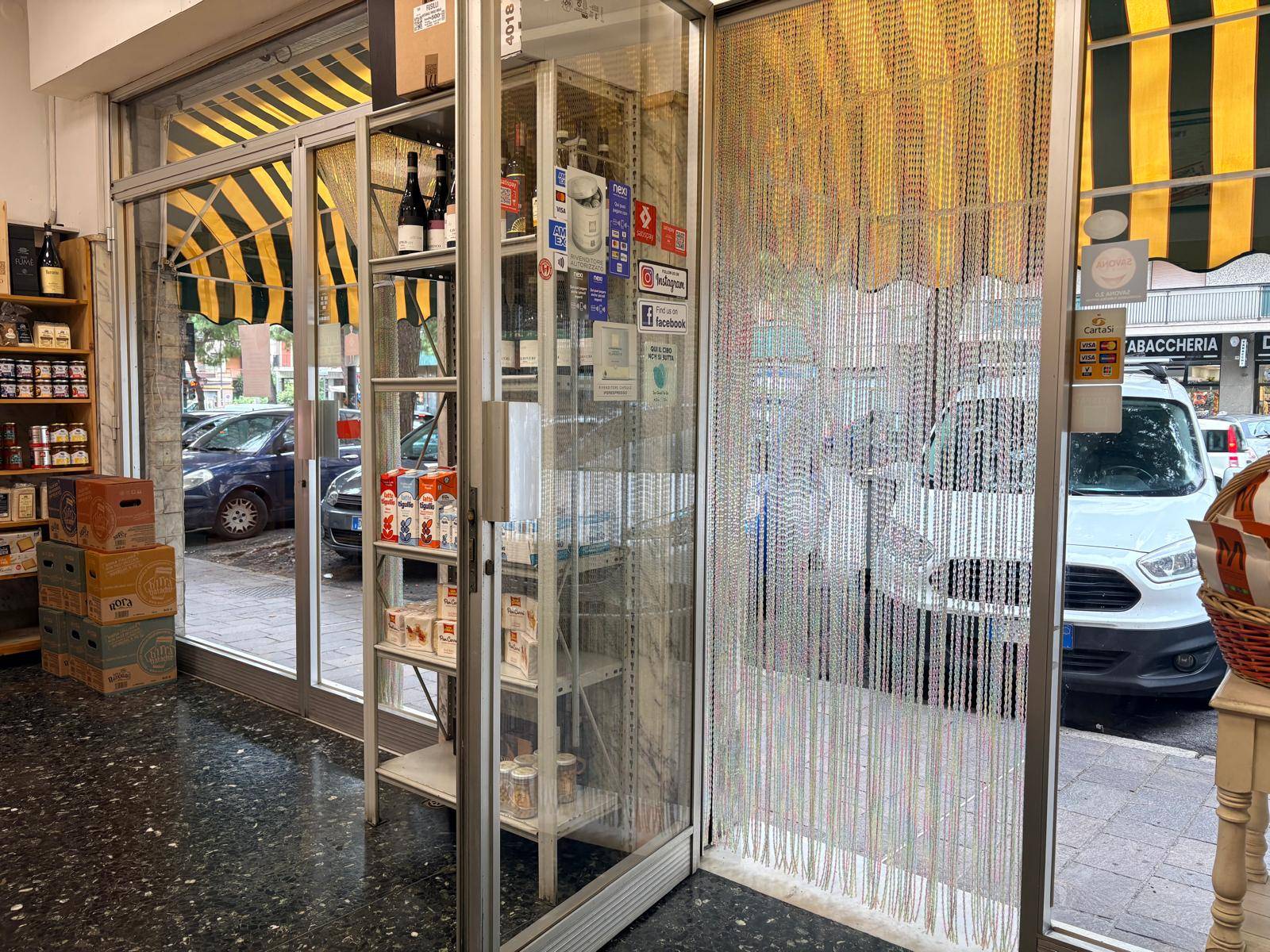 Attivit commerciale in vendita a Savona