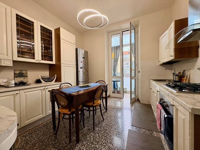 Appartamento in vendita a Savona, Centro