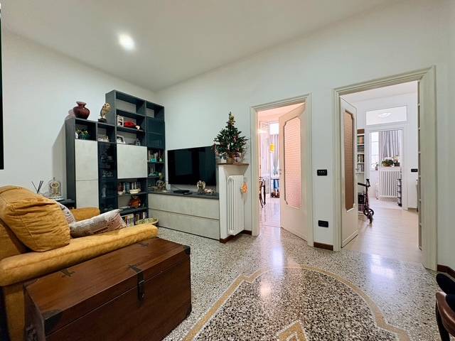 Appartamento in vendita a Savona, Centro