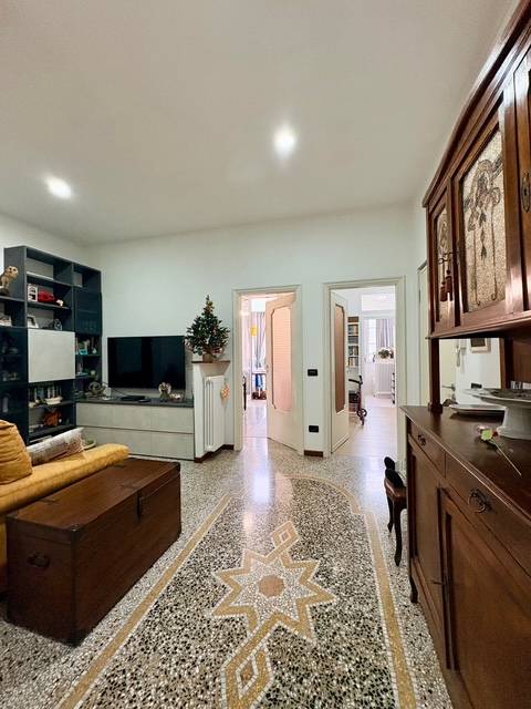 Appartamento in vendita a Savona, Centro