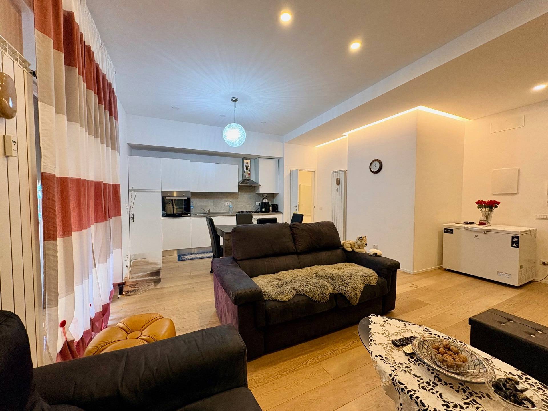 Appartamento in vendita a Savona, Centro