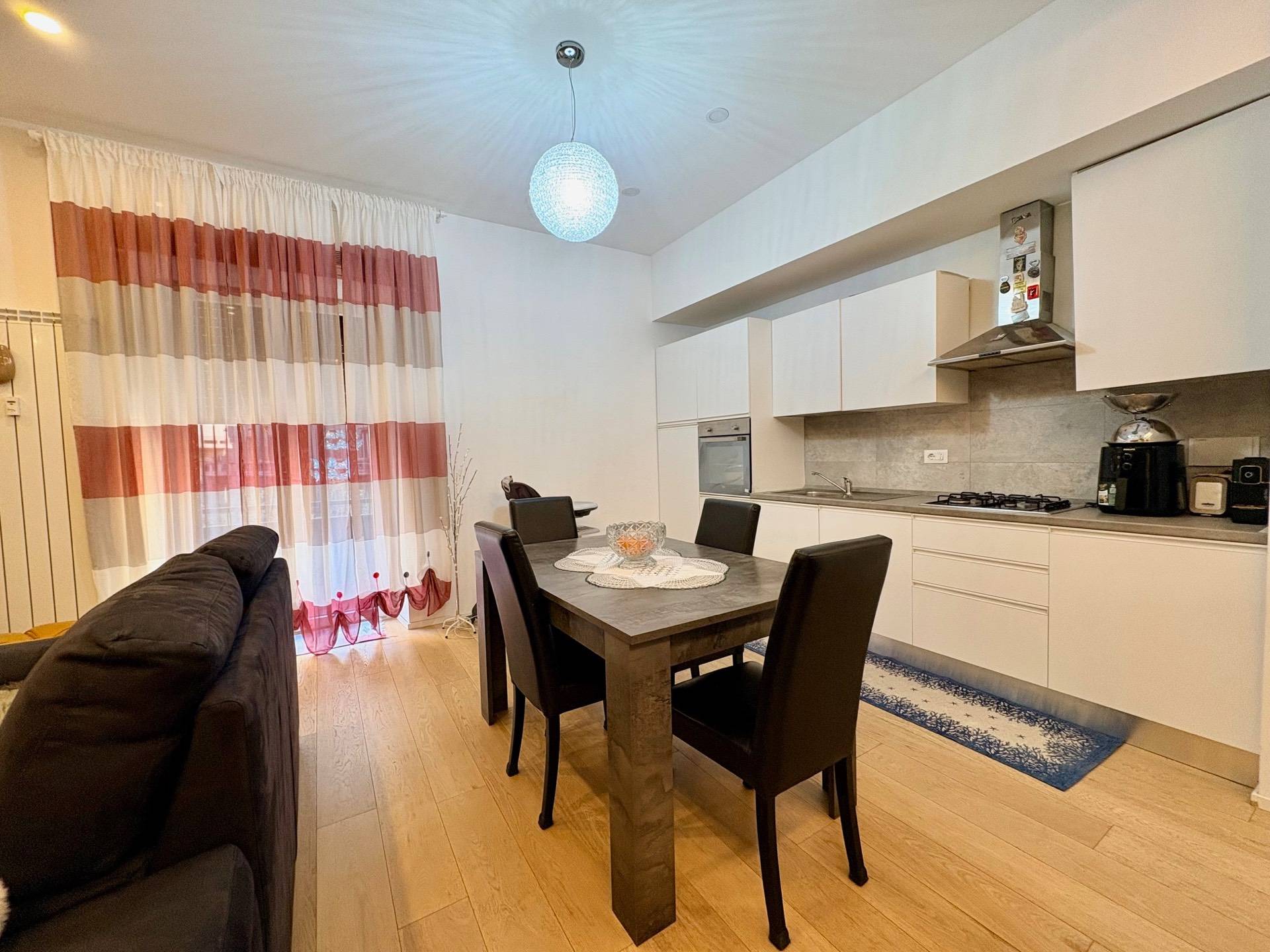 Appartamento in vendita a Savona, Centro