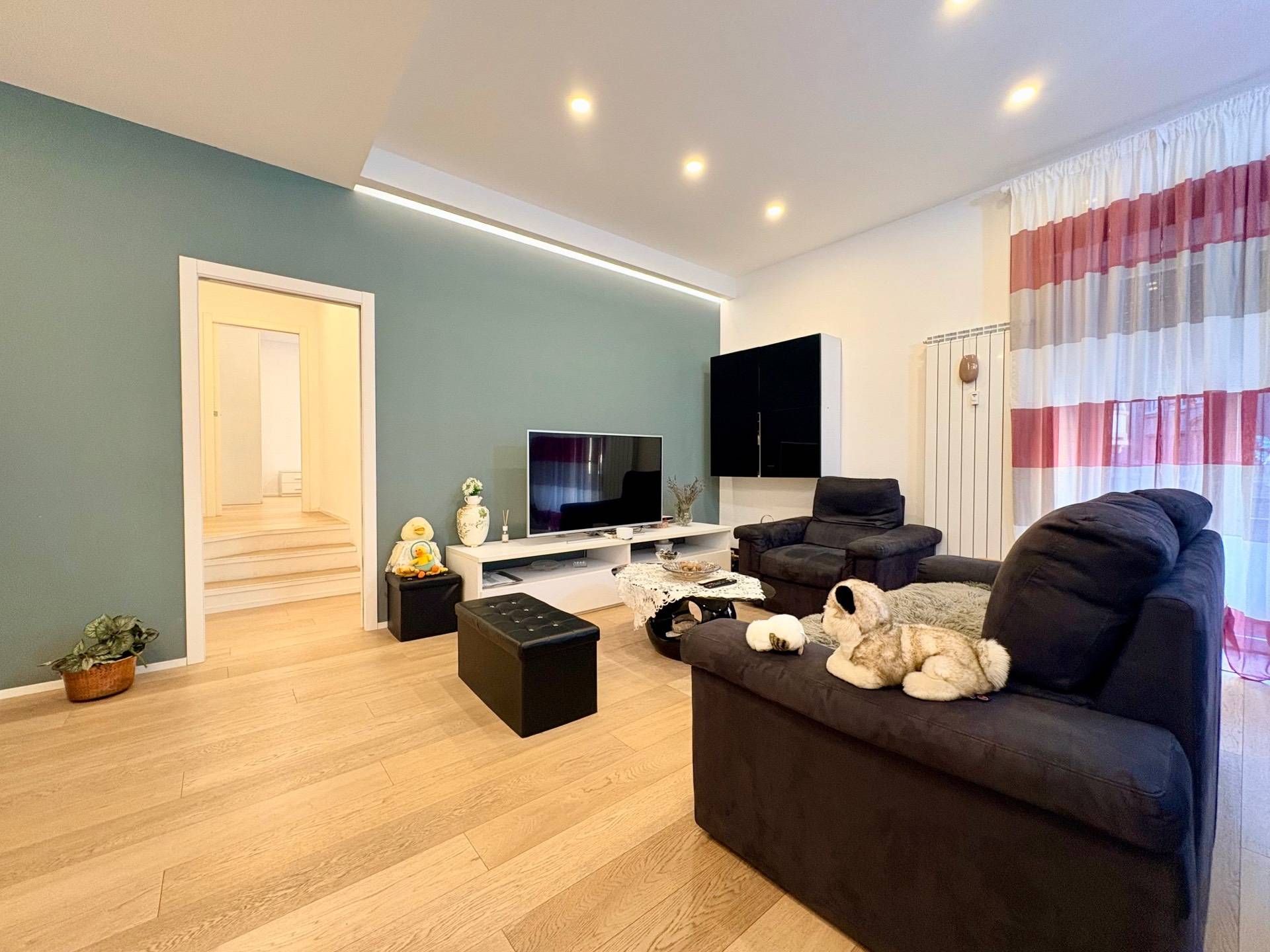 Appartamento in vendita a Savona, Centro