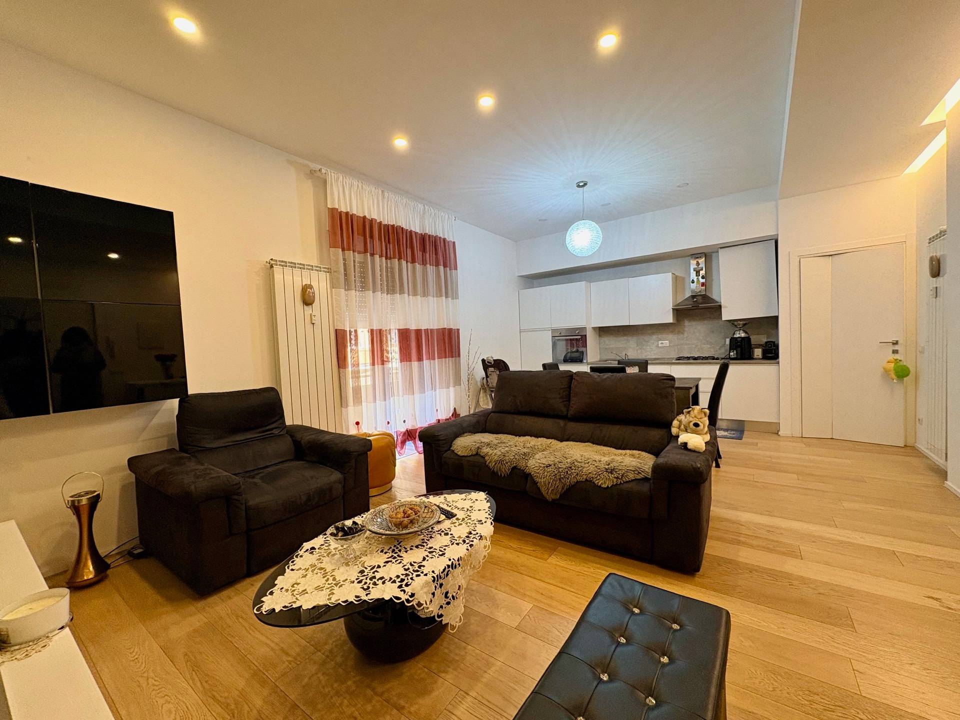 Appartamento in vendita a Savona, Centro