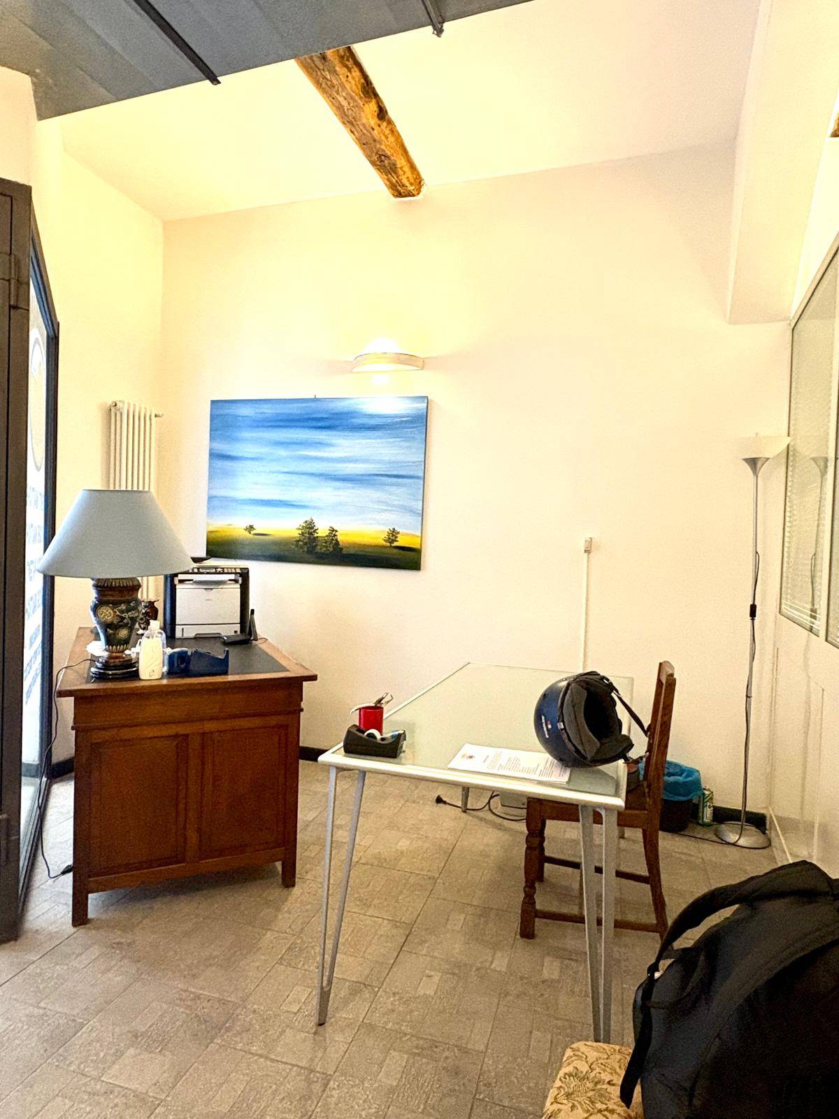 Locale commerciale in vendita a Savona