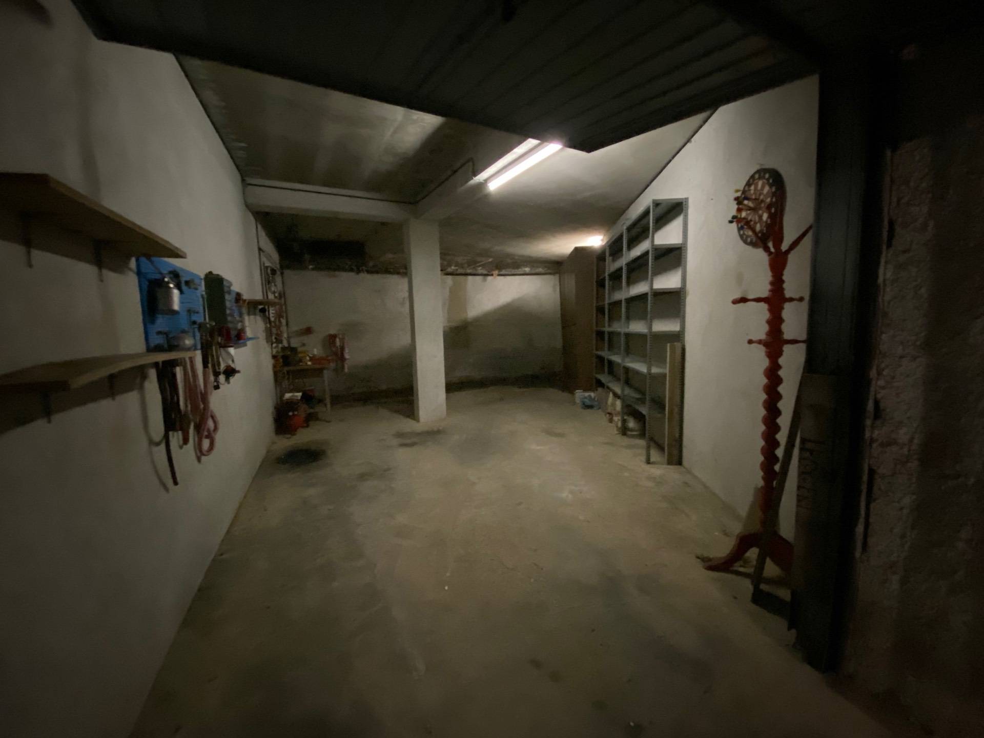 Box o garage in vendita a Savona, Villetta