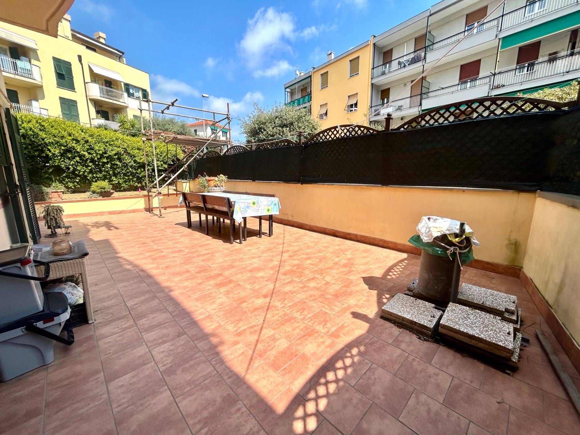 Appartamento in vendita a Savona, Centro