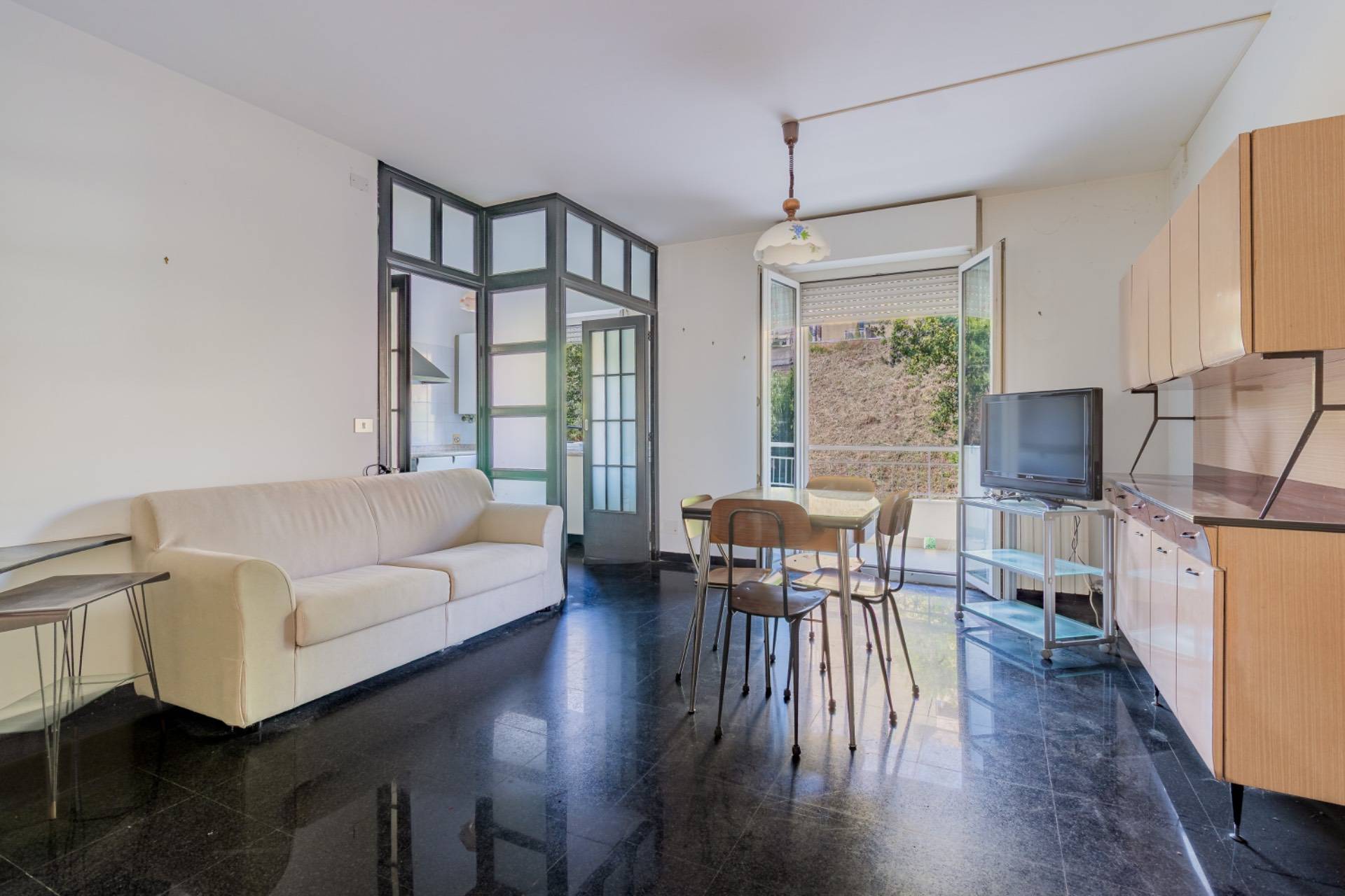 Appartamento in vendita a Savona, Lavagnola