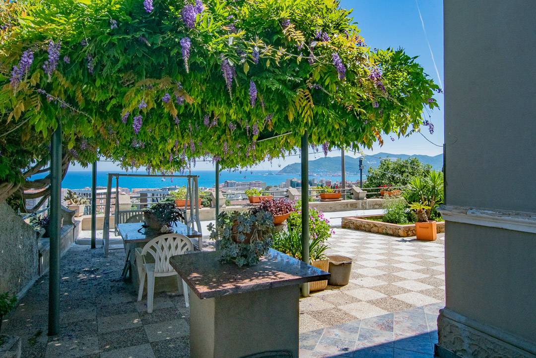 Villa in vendita a Savona, Mongrifone
