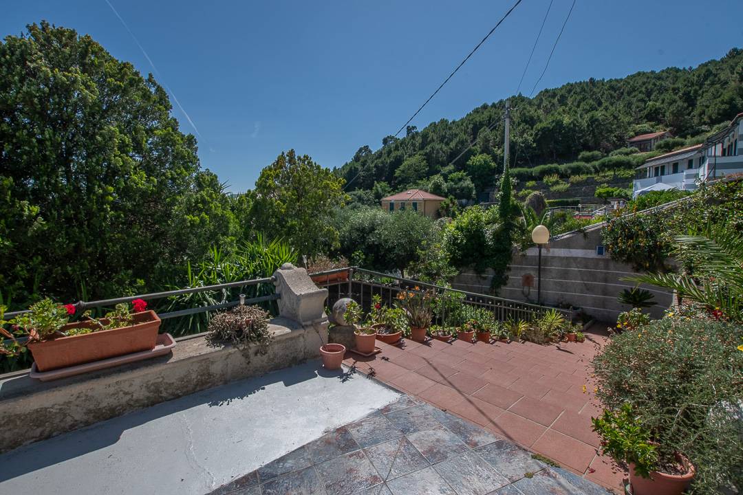 Villa in vendita a Savona, Mongrifone