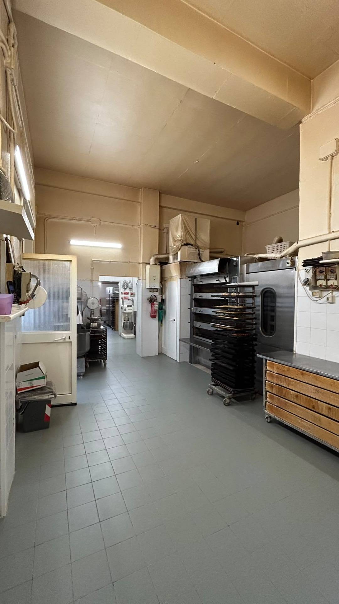 Attivit commerciale in vendita a Savona, S. Rita