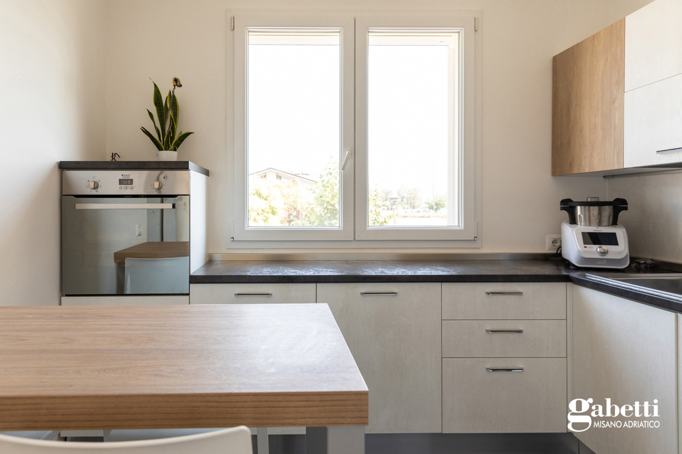 Trilocale con box a Misano Adriatico