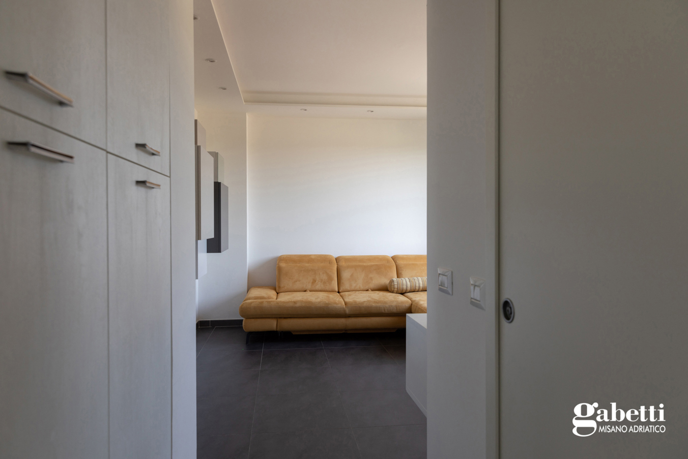 Trilocale con box a Misano Adriatico