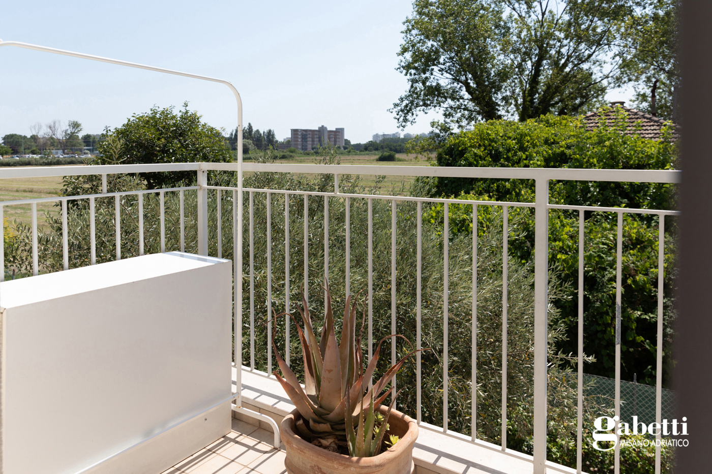 Trilocale con box a Misano Adriatico