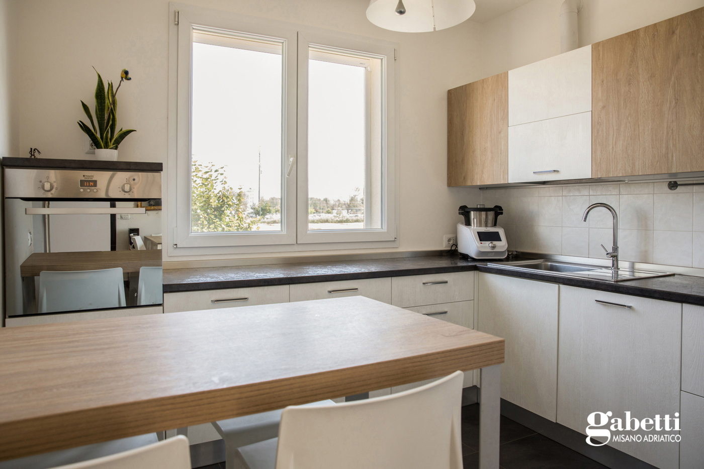 Trilocale con box a Misano Adriatico