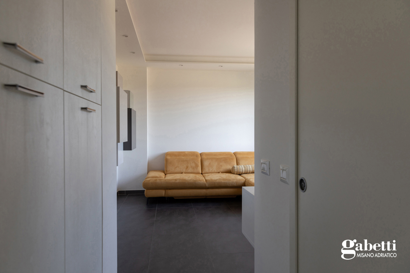 Trilocale con box a Misano Adriatico