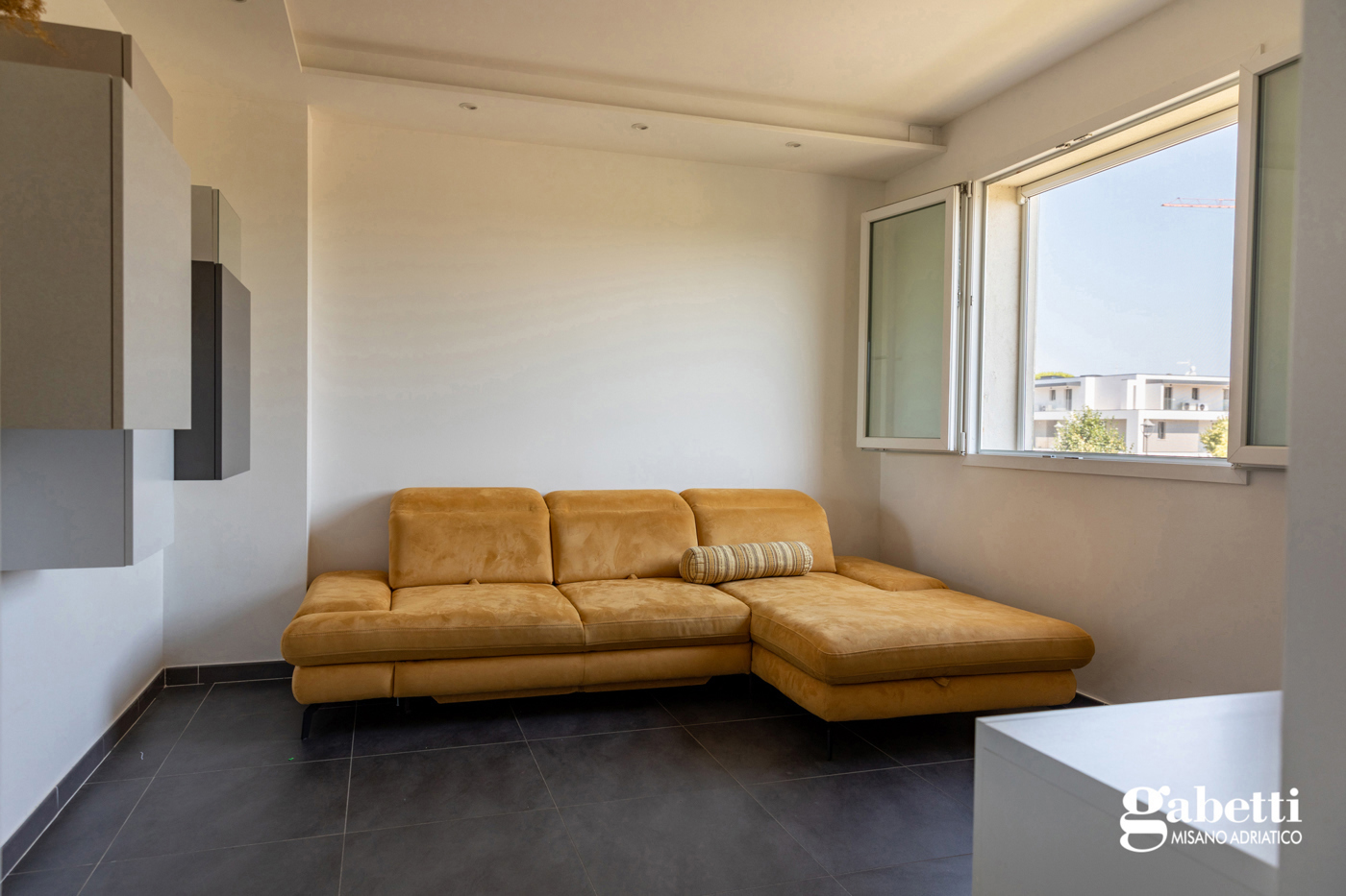 Trilocale con box a Misano Adriatico