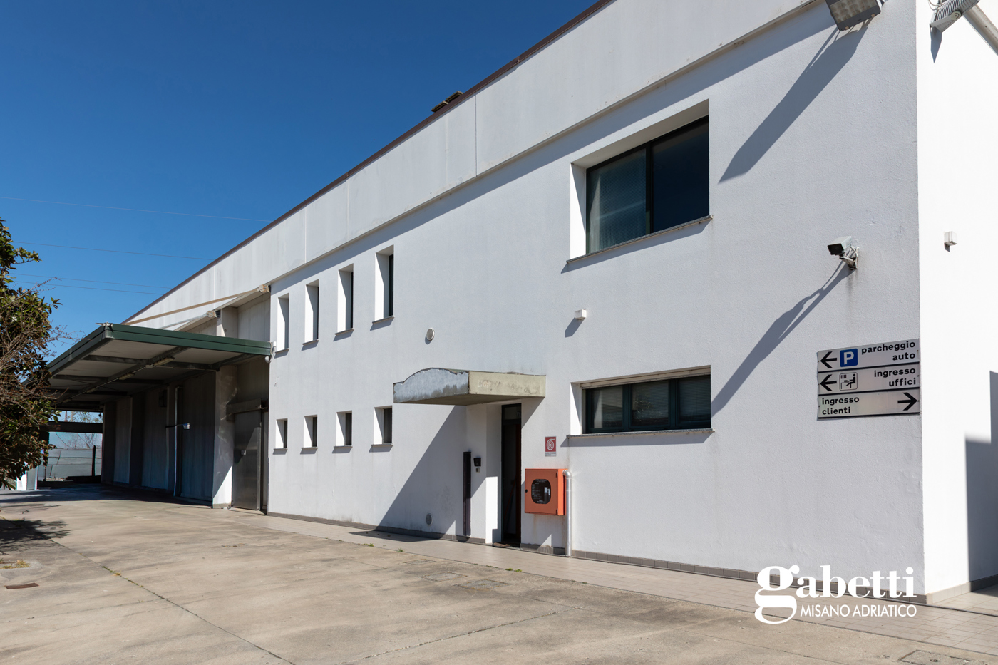 Capannone in vendita a Riccione