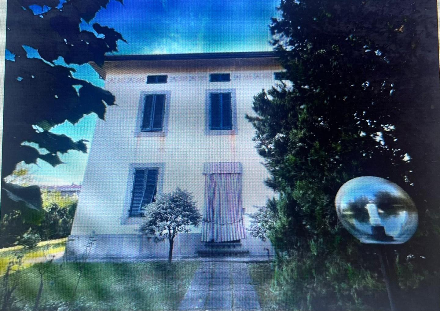 Villa con giardino a Capannori