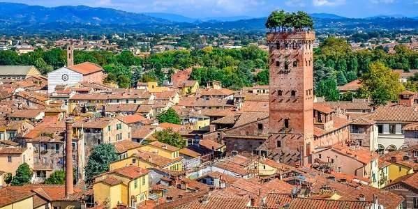 Attico con terrazzo, Lucca sant'anna