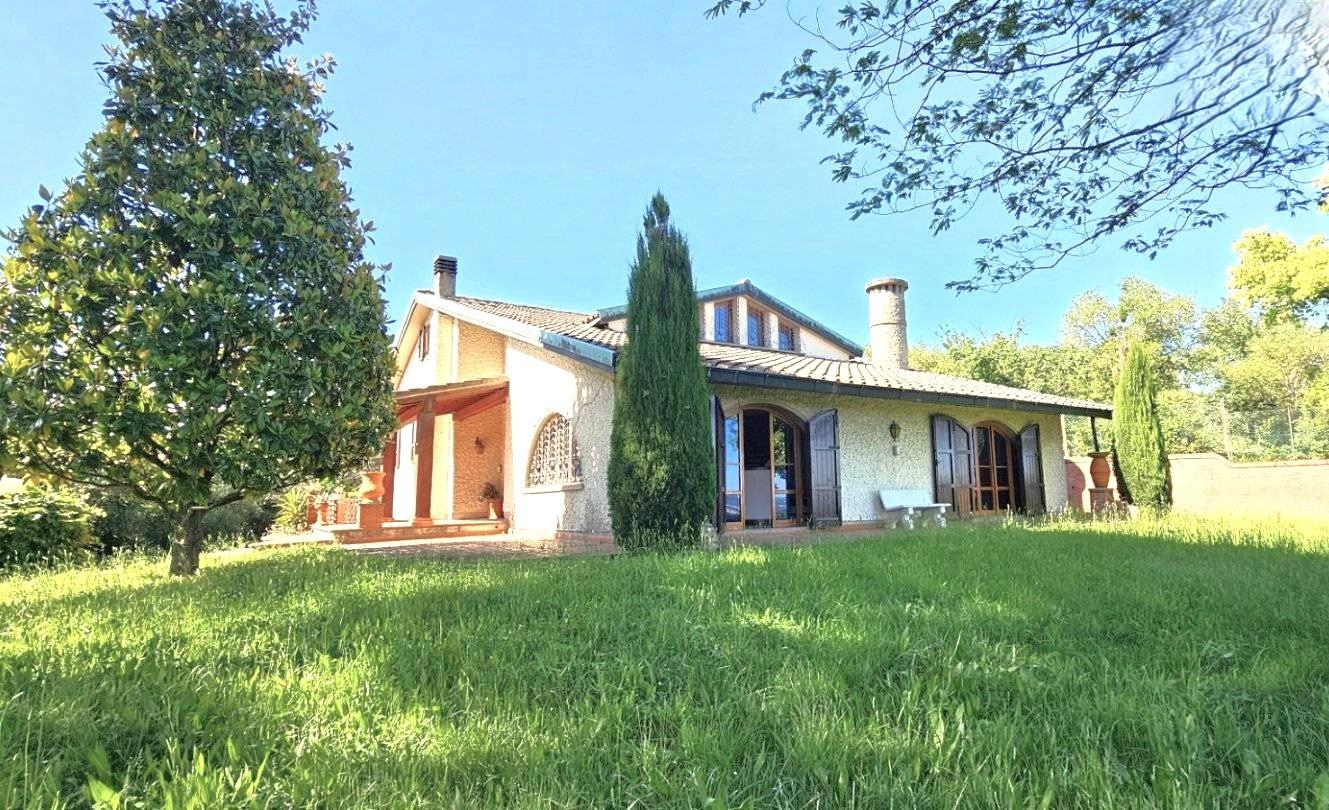 Villa con giardino a Santa Maria a Monte