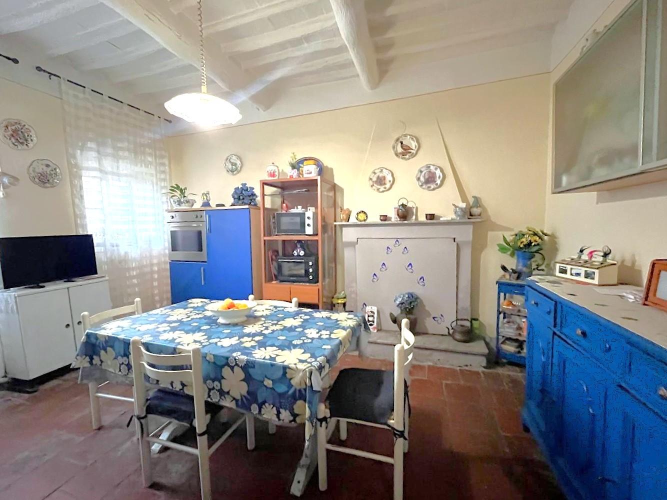 Casa indipendente con giardino, Capannori colle di compito
