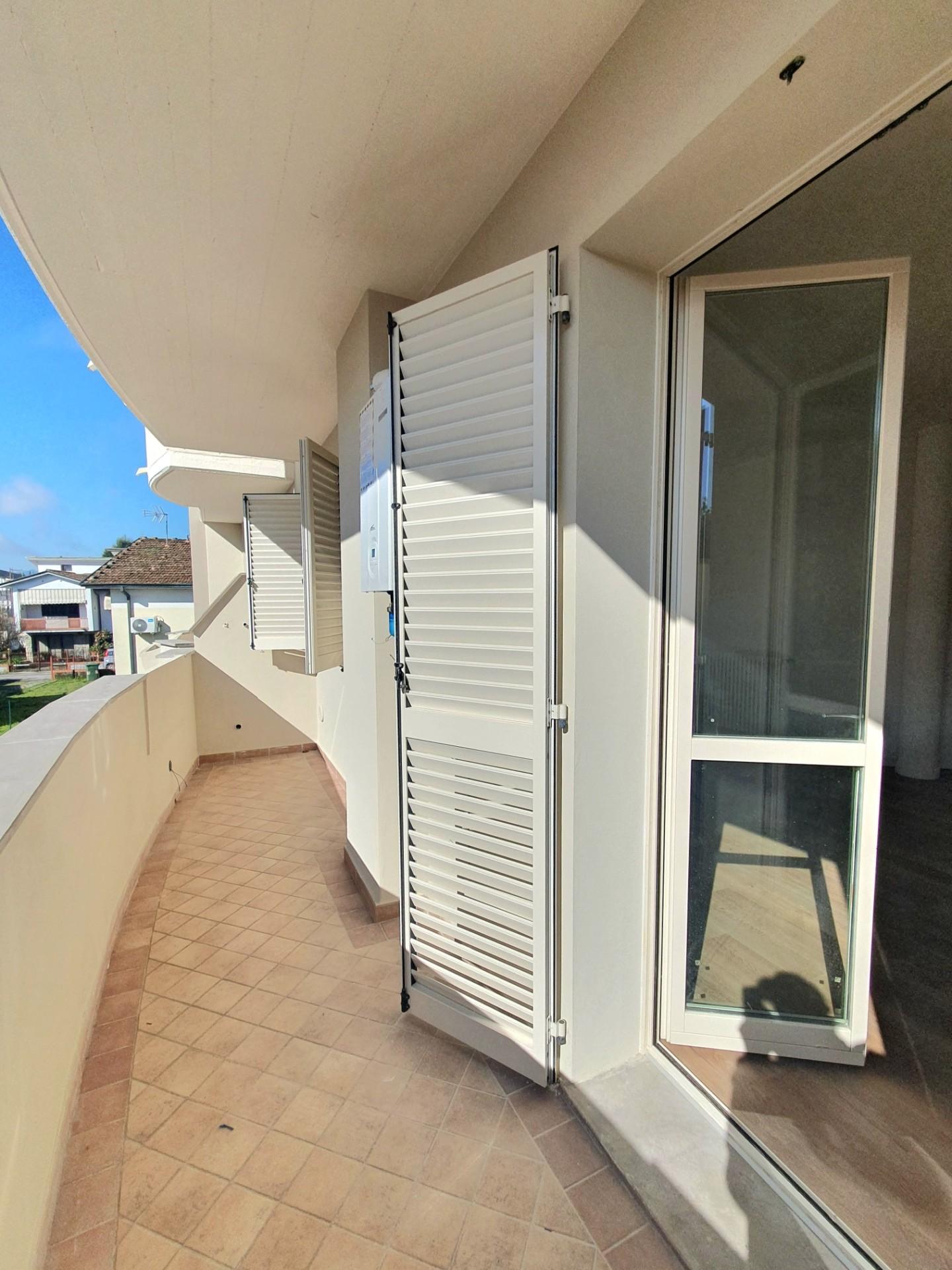 Trilocale con terrazzi, Lucca san pietro a vico