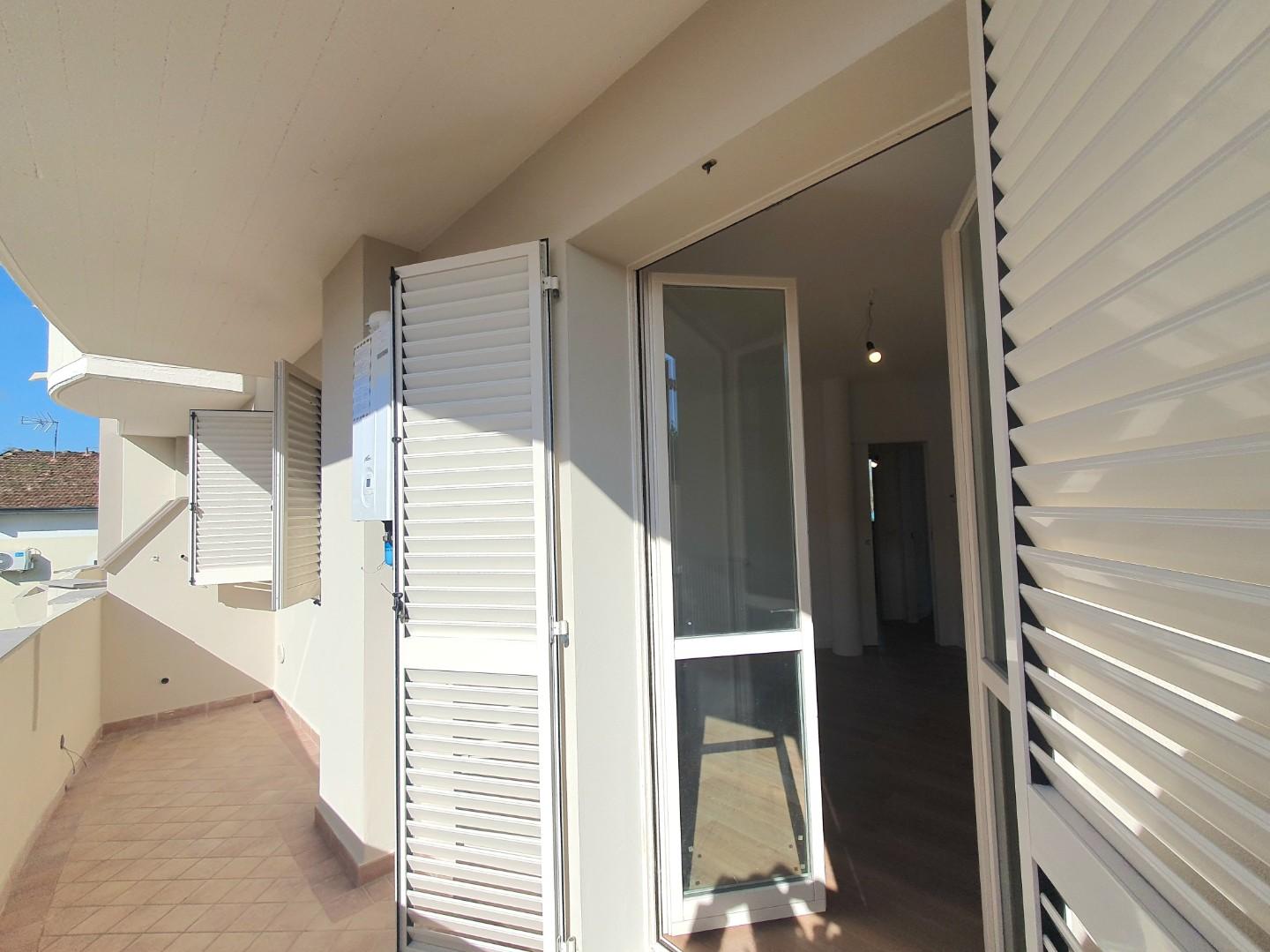 Trilocale con terrazzi, Lucca san pietro a vico