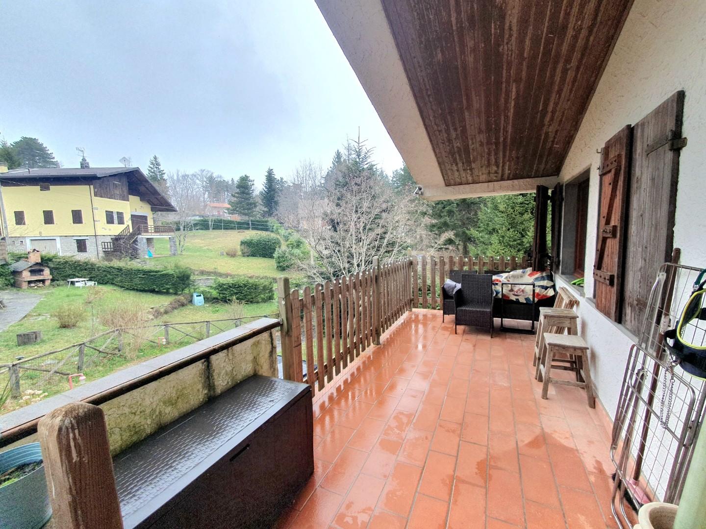 Villa con giardino, Villa Basilica pizzorne