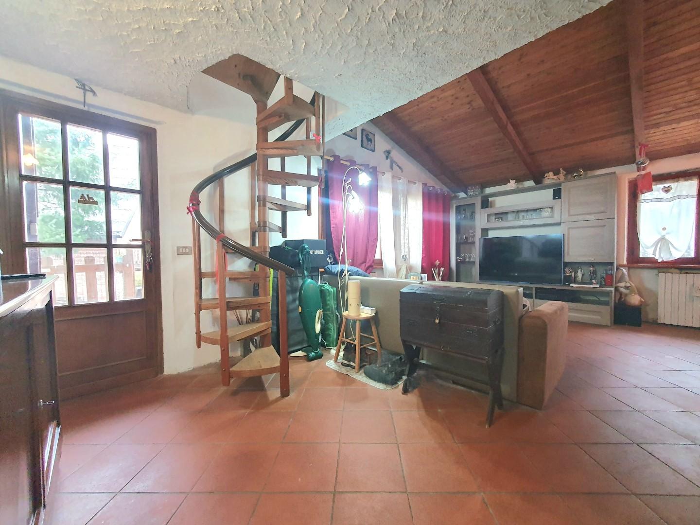 Villa con giardino, Villa Basilica pizzorne