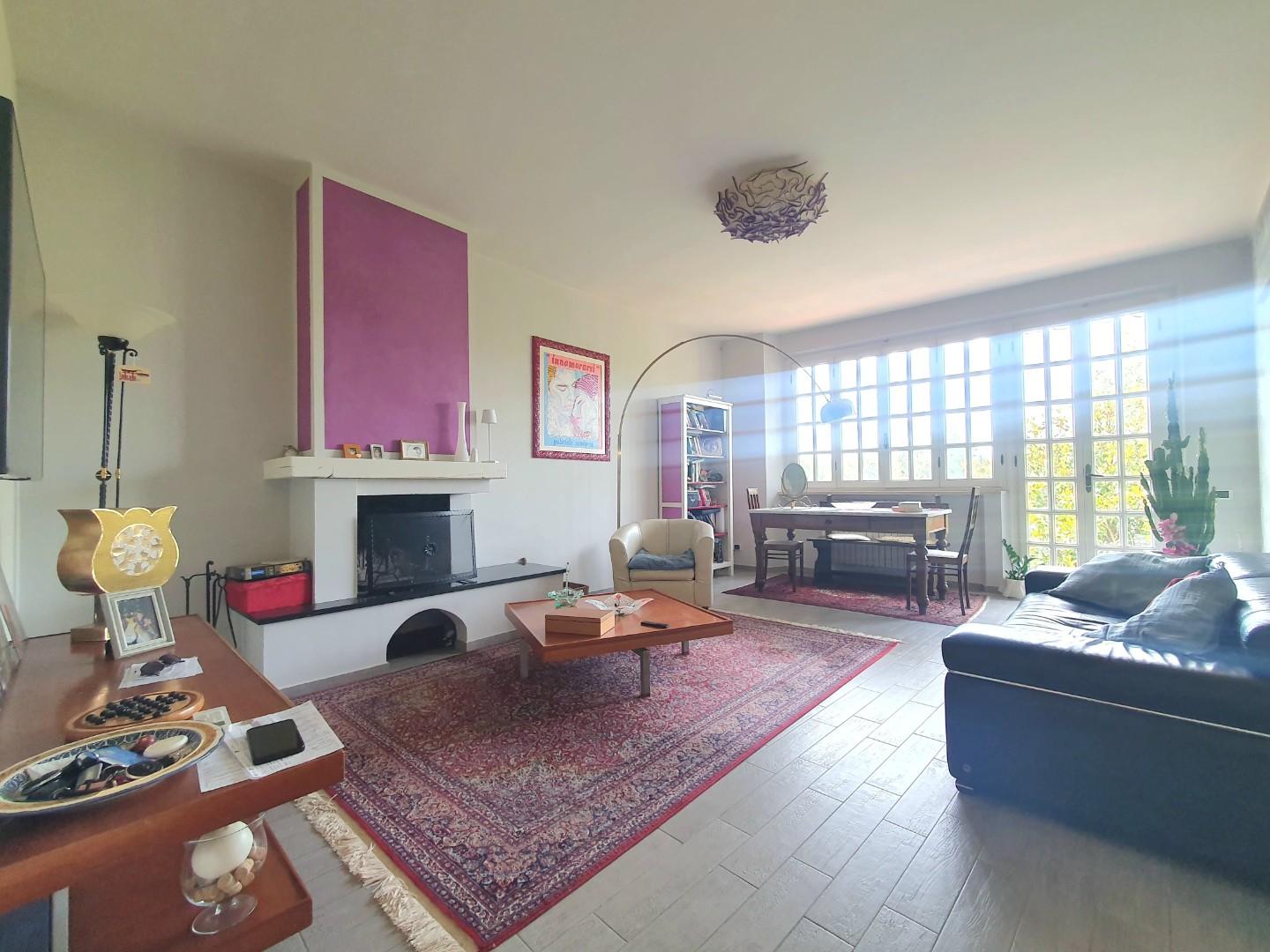 Appartamento con terrazzo, Lucca meati