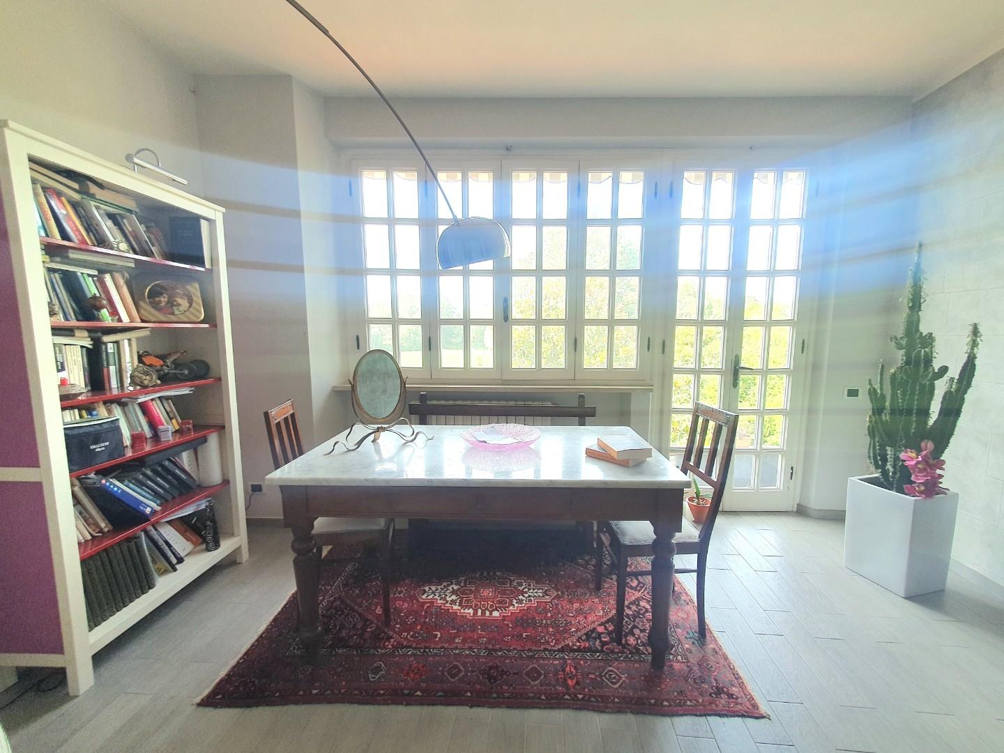 Appartamento con terrazzo, Lucca meati