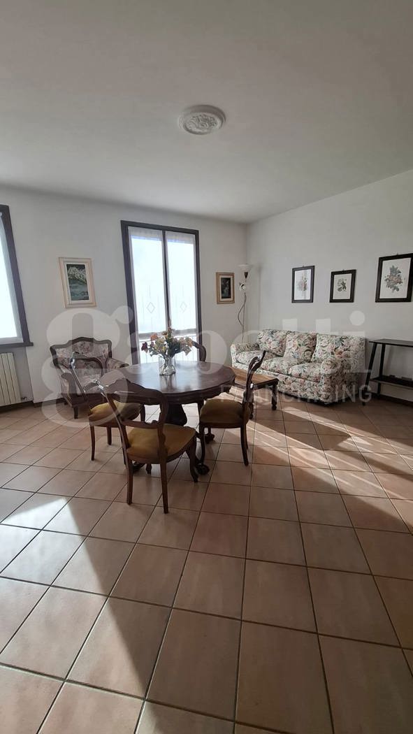 Trilocale arredato in affitto a Codogno