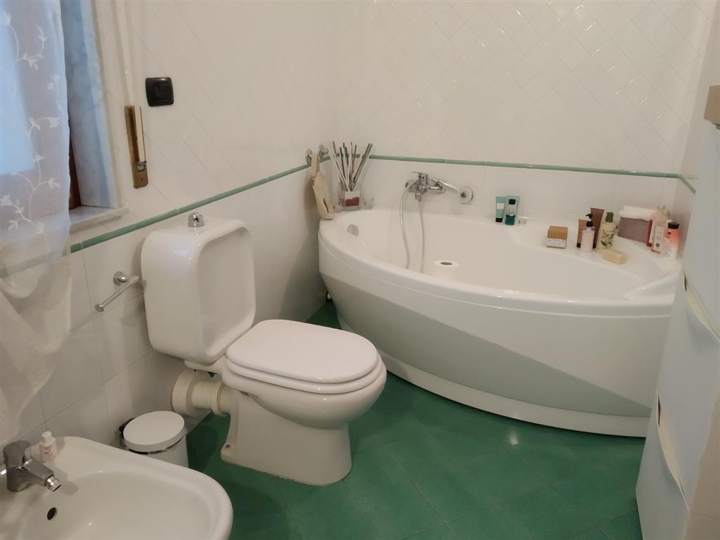 Appartamento ristrutturato in via nuova valverde catania, Valverde