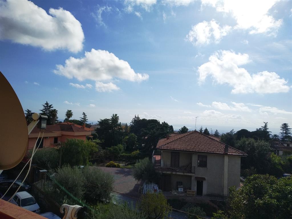 Appartamento con giardino in via dei pini valverde catania, Valverde