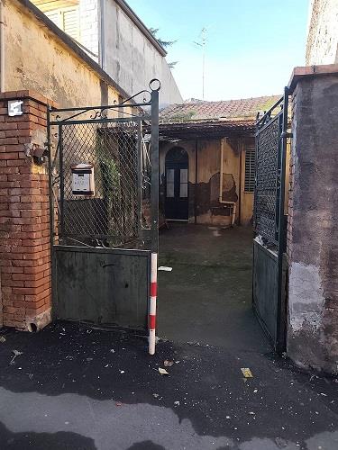 Casa indipendente da ristrutturare in via carcara, Aci Sant'Antonio