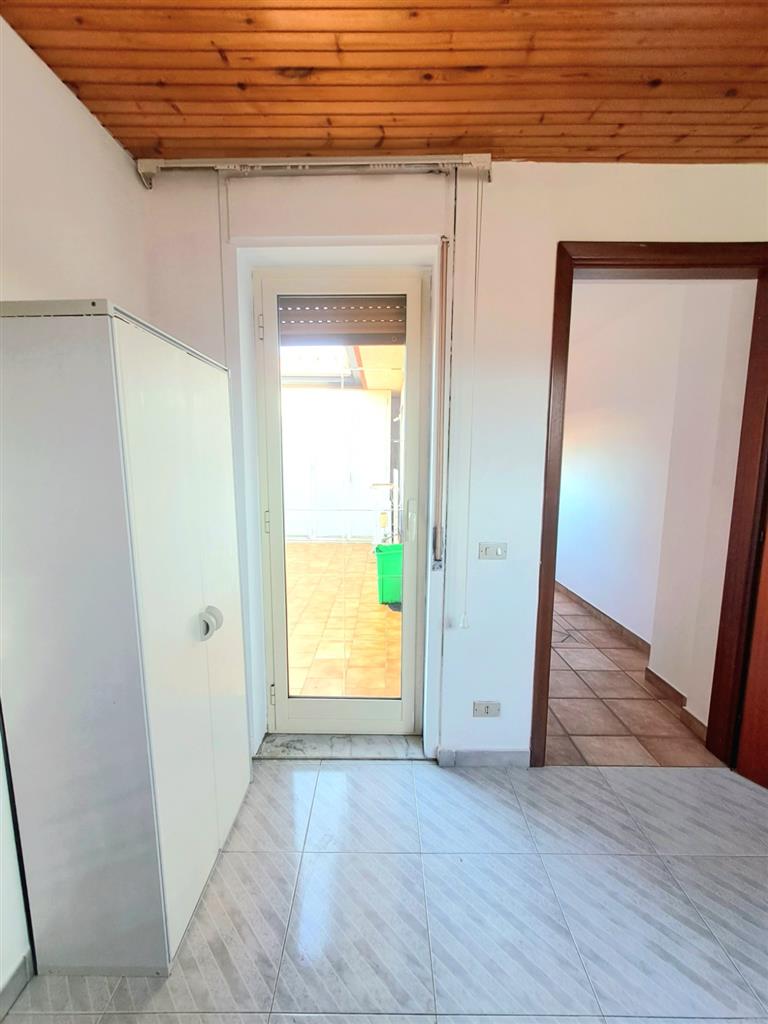 Attico con terrazzi in via finocchiari, Aci Catena