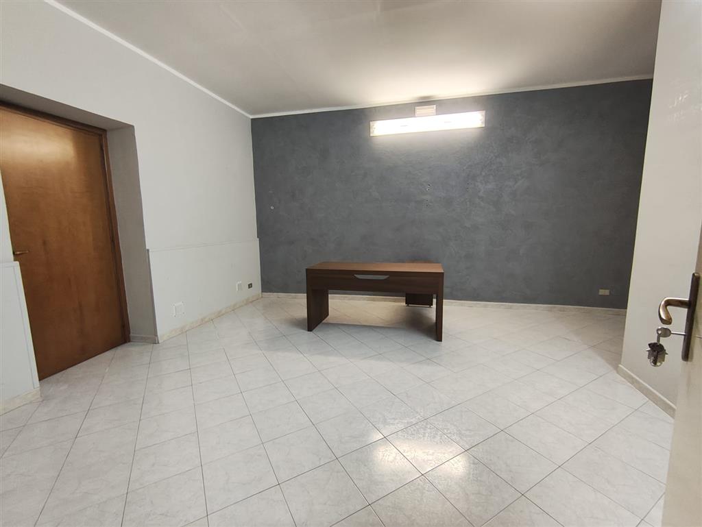 Ufficio in affitto in via 4 canti valverde catania, Valverde