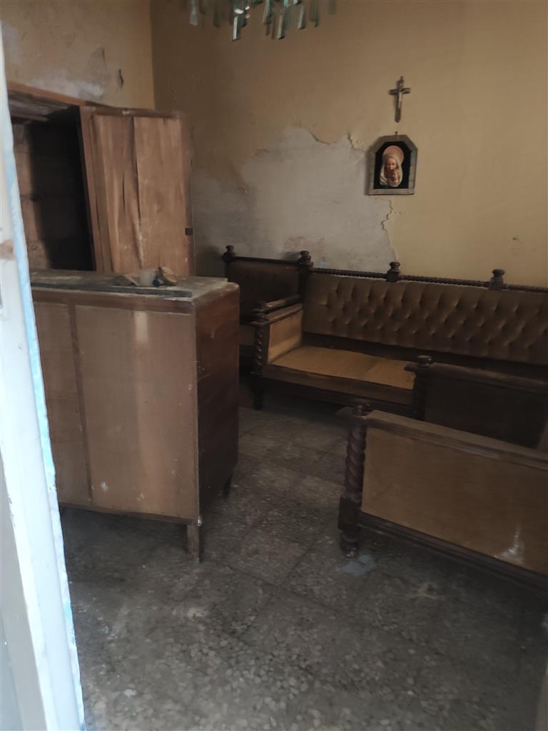 Casa indipendente da ristrutturare in via carcara, Aci Sant'Antonio