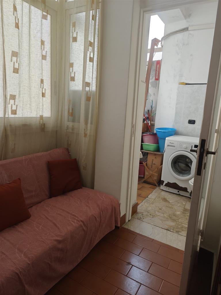 Appartamento con terrazzo in via spina, Catania