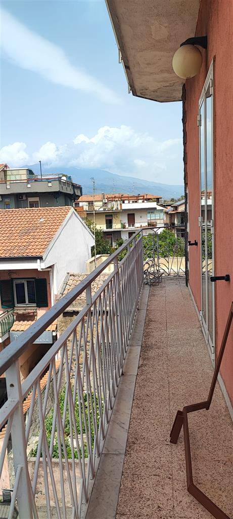 Appartamento arredato in affitto in via nuova valverde catania, Valverde