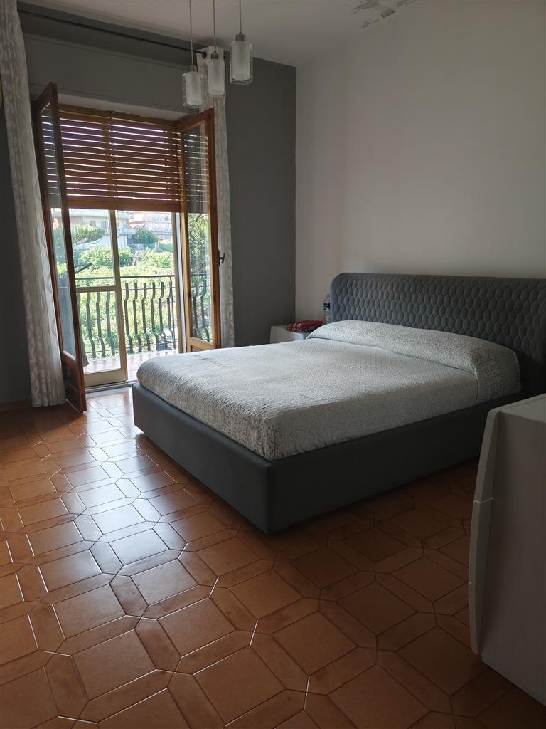 Appartamento con terrazzo in via iv novembre, Aci Catena