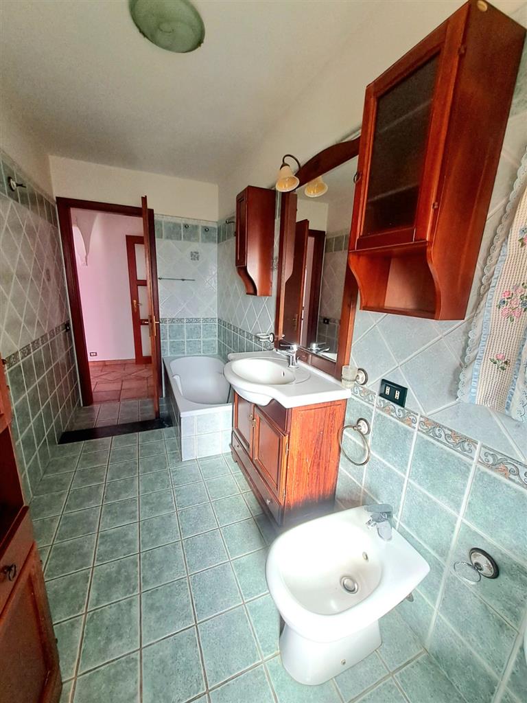 Attico con terrazzi in via finocchiari, Aci Catena