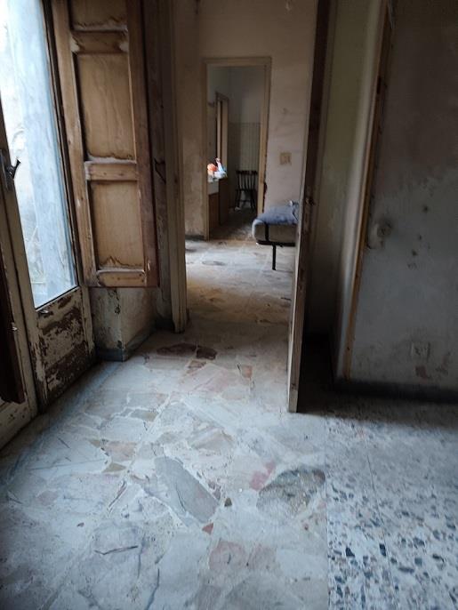 Casa indipendente da ristrutturare in via carcara, Aci Sant'Antonio