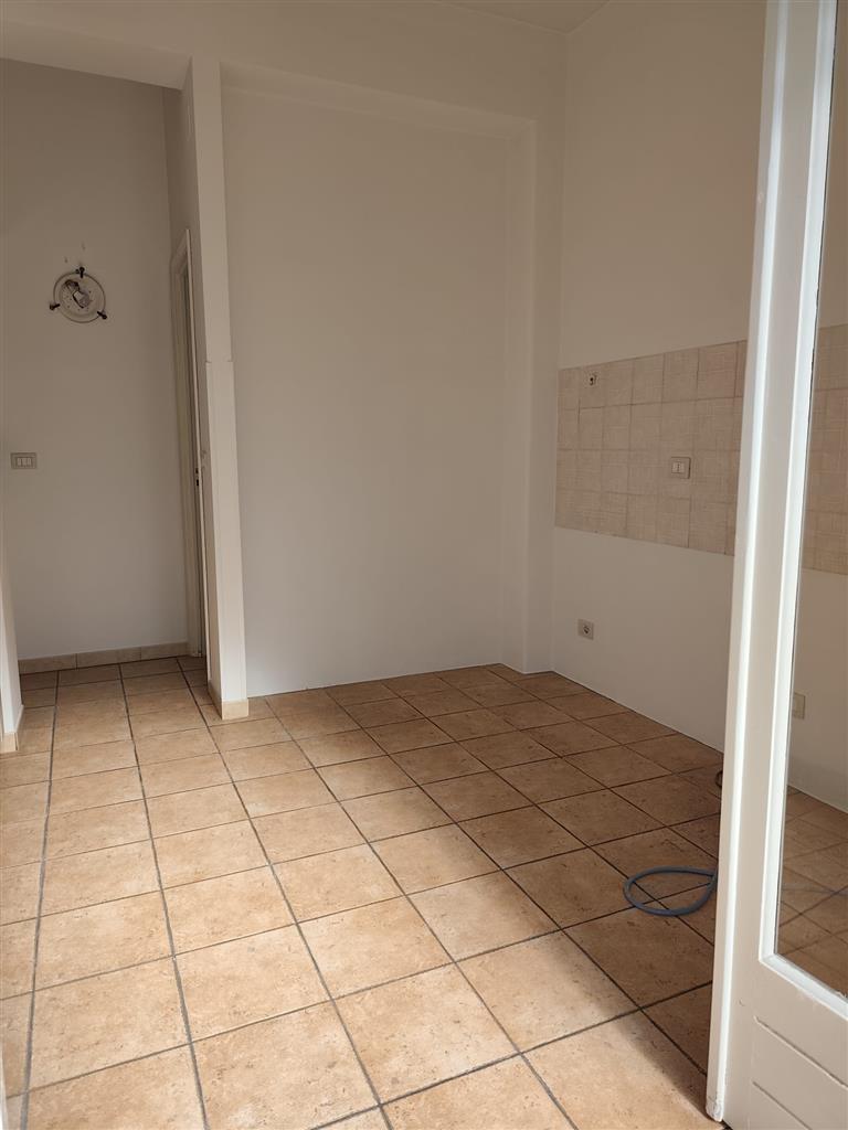 Appartamento con box in via cali, Valverde