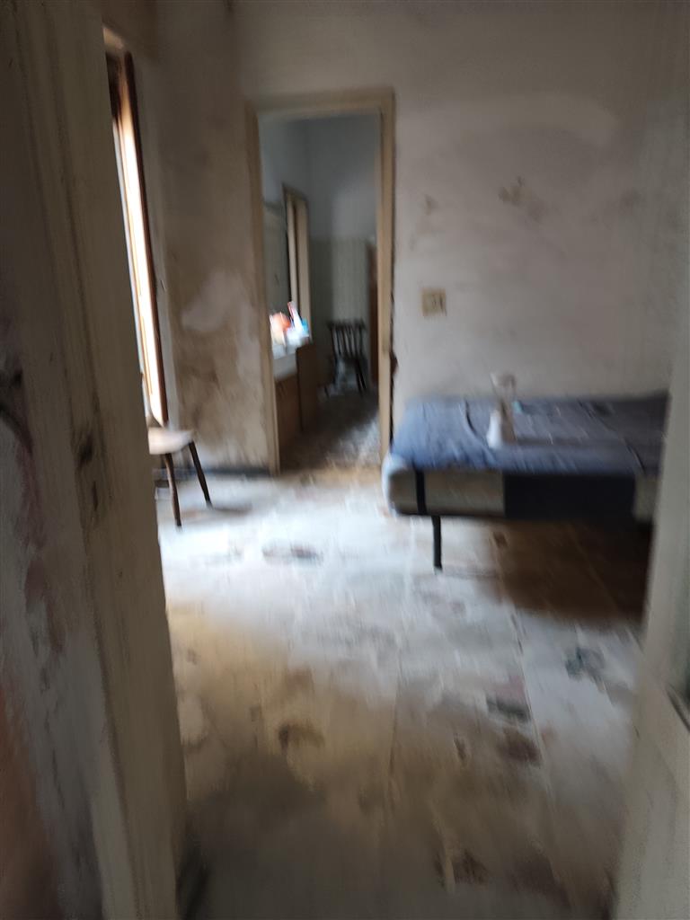 Casa indipendente da ristrutturare in via carcara, Aci Sant'Antonio