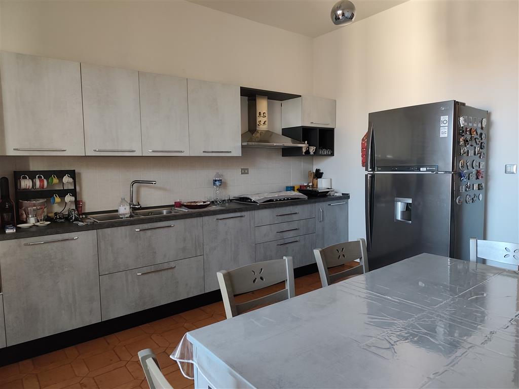 Appartamento con terrazzo in via iv novembre, Aci Catena