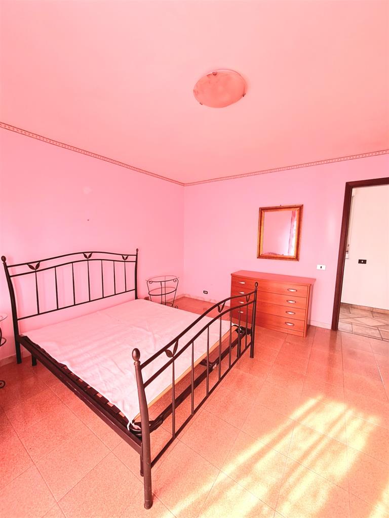 Attico con terrazzi in via finocchiari, Aci Catena