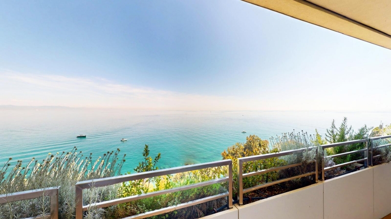 Bilocale con terrazzo a Celle Ligure