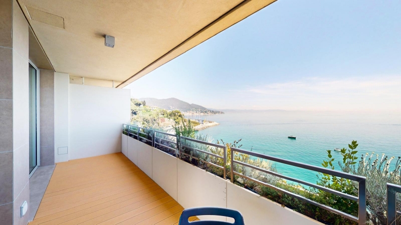 Bilocale con terrazzo a Celle Ligure